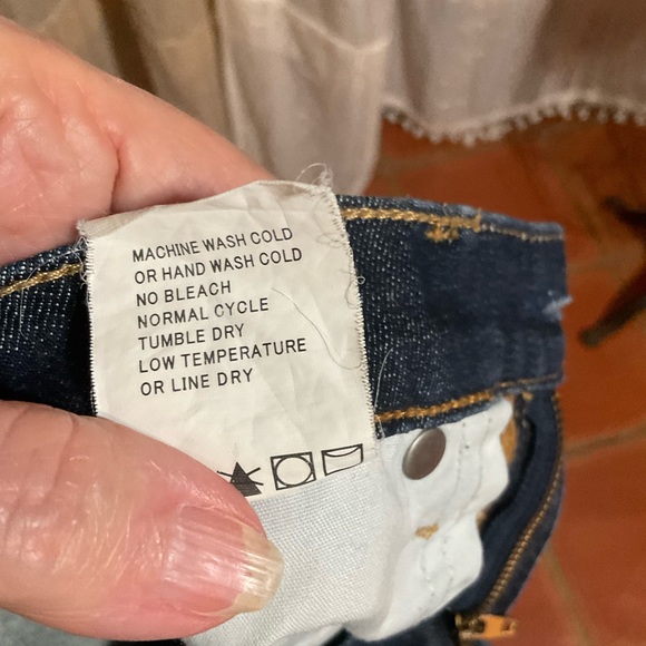 Driftwood Marilyn Lila Rose Embroidered Jeans 28 EUC - Picture 9 of 11